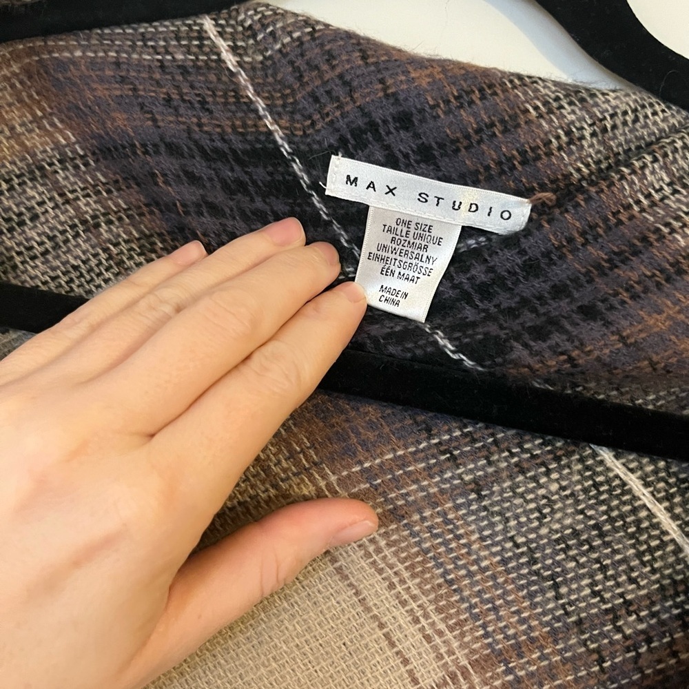 Max Studio Plaid Shawl in Brown and Black ONE SIZE - Picture 4 of 6